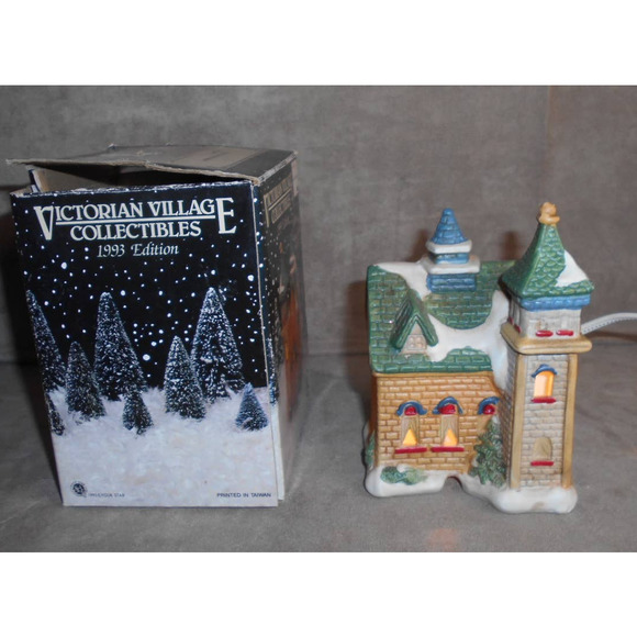 Victorian Village Collectibles 1993 Ed Church w/Box Lights Up Christmas Vintage - Picture 3 of 8